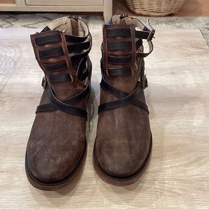 Womens Freebird boots size 8